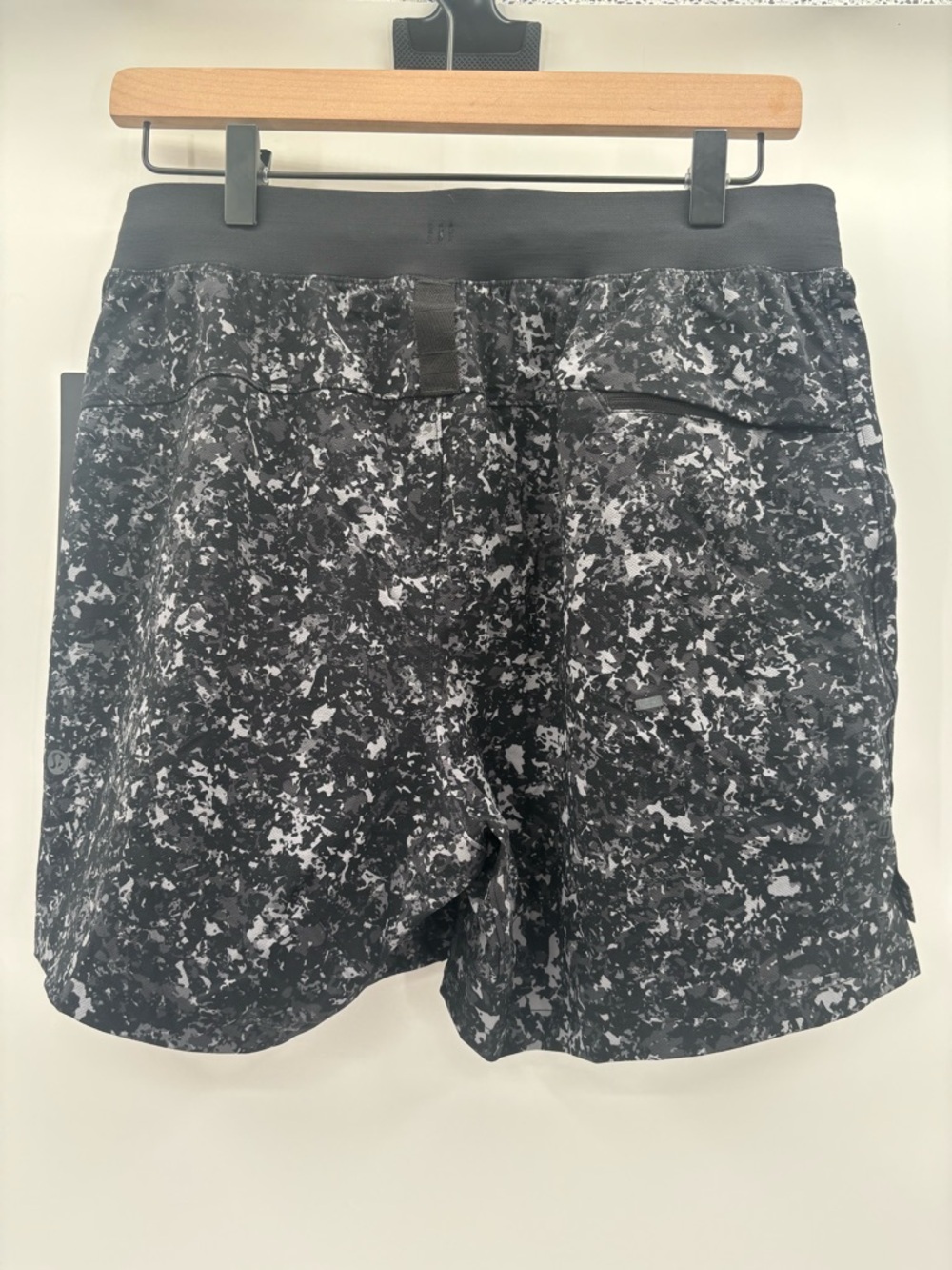 Lululemon athletica Black & White Speckled Athletic Shorts Size Medium NWT - Picture 5 of 8